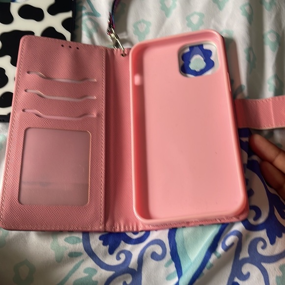 iPhone 12 phone cases - Picture 2 of 6